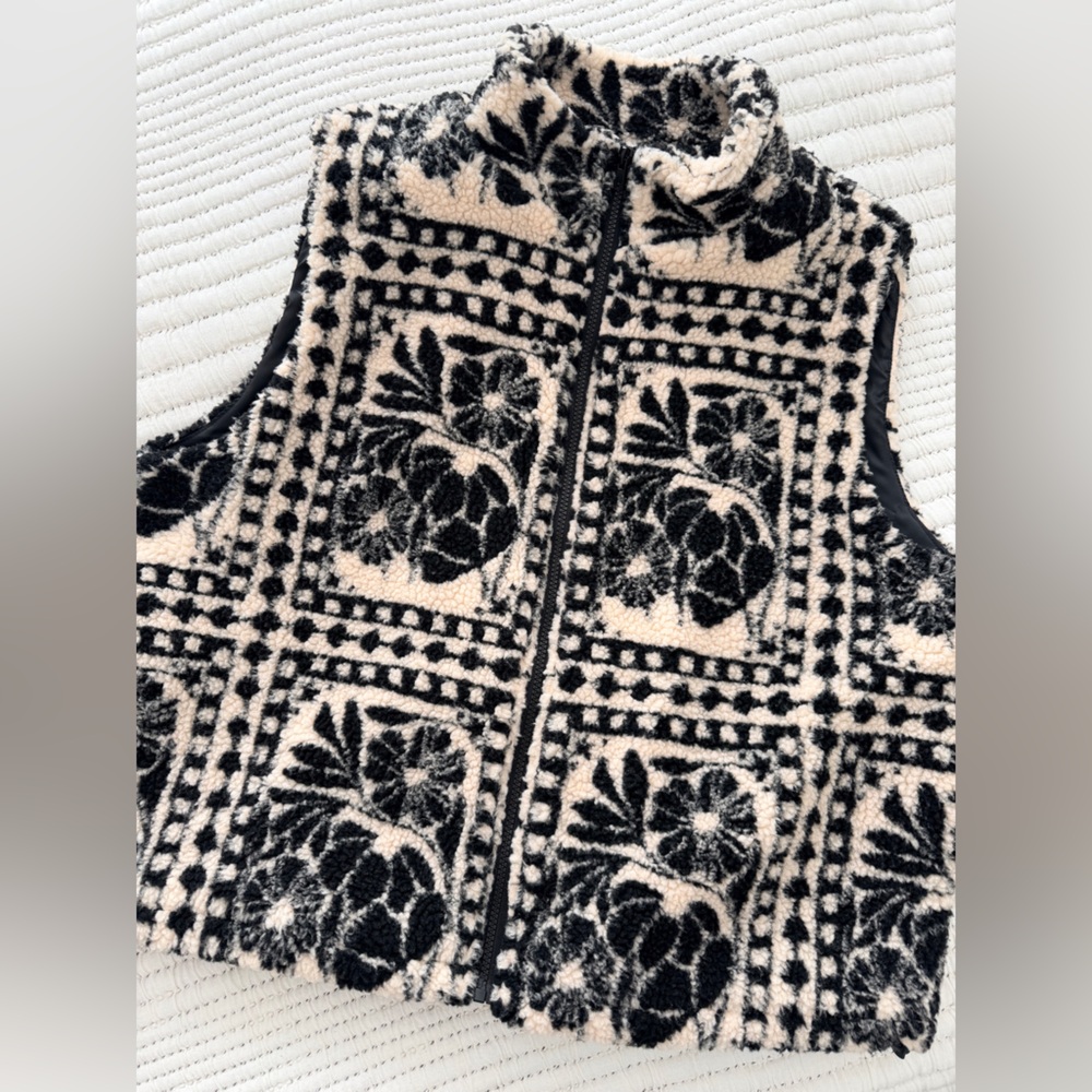 Cider Black and Cream Floral Sherpa Vest